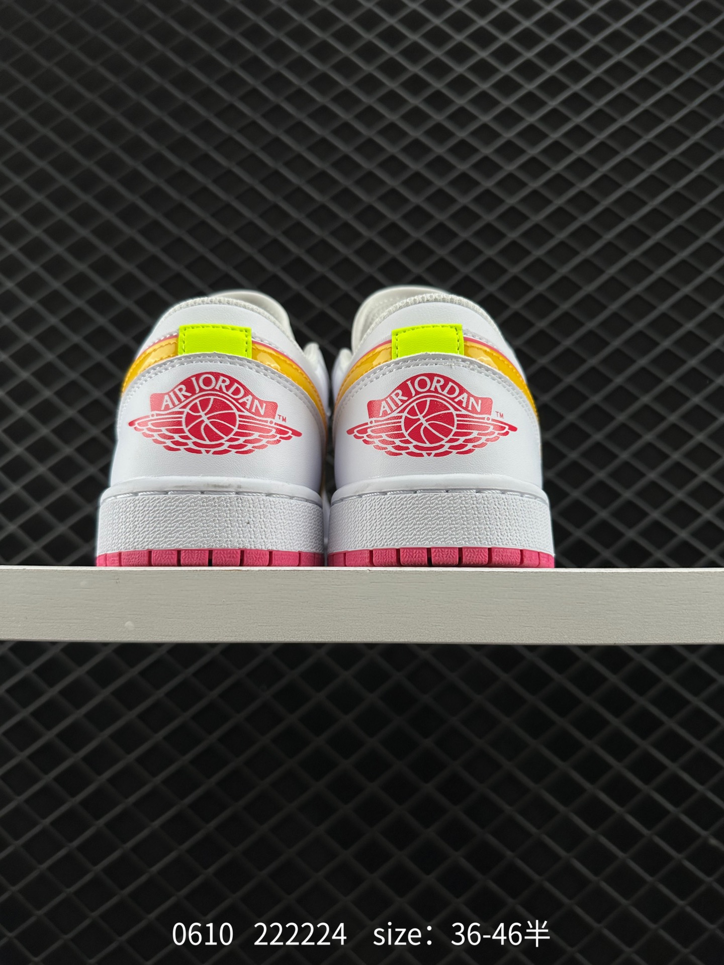 Nike Air Jordan 1 Low SE”Phantom Denim Swoosh“